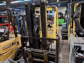 Chariot élévateur frontal 4 roues Hyster H3.0FT - 1