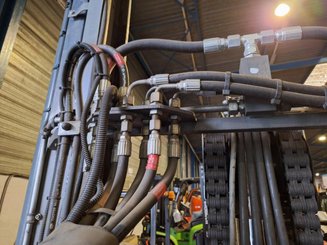 Chariot élévateur latéral multidirectionnel Combilift C8000-15