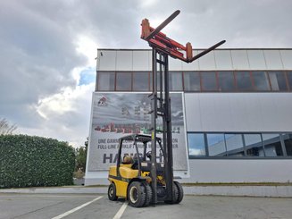 Chariot élévateur frontal 4 roues Yale GLP45SVX5