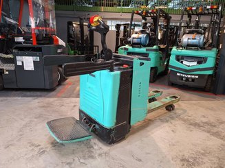 Transpalette accompagnant Yale MP20X