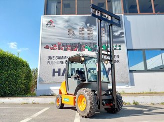 Chariot élévateur tout terrain Ausa C150H