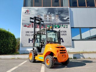 Chariot élévateur tout terrain Ausa C150H