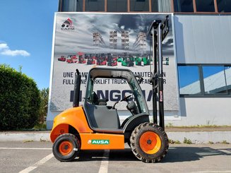 Chariot élévateur tout terrain Ausa C150H