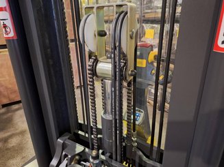 Gerbeur multidirectionnel Combilift WR4