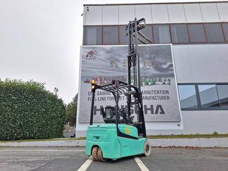 Chariot élévateur frontal 3 roues Yale ERP16VT LWB E2030