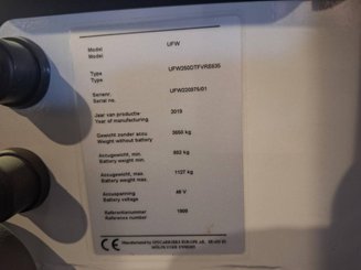 Chariot à mât rétractable multidirectionnel UniCarriers 250DTFVRE635UFW