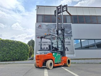 Chariot élévateur frontal 4 roues Toyota 8FBMT50 - 11