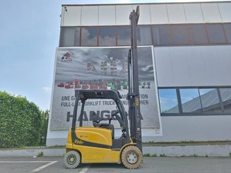Chariot élévateur frontal 4 roues Yale ERP25VL