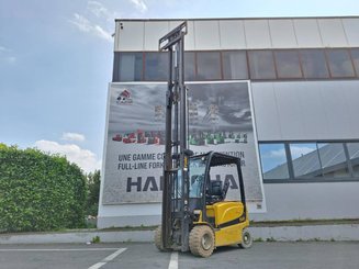 Chariot élévateur frontal 4 roues Yale ERP25VL