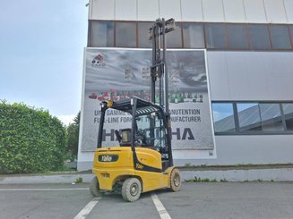 Chariot élévateur frontal 4 roues Yale ERP25VL
