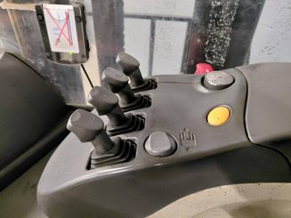 Chariot à mât rétractable Crown ESR 5260