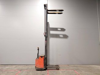 Gerbeur accompagnant STILL EGV14