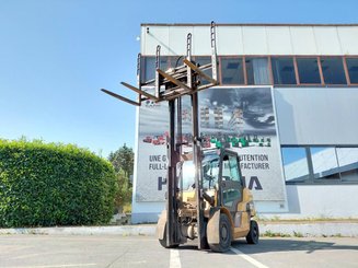 Chariot élévateur frontal 4 roues Caterpillar DP40N - 6