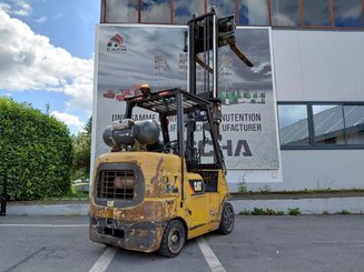 Chariot élévateur frontal 4 roues Caterpillar GC40K