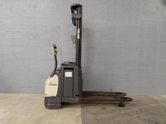 Gerbeur accompagnant Crown ESI4000-12 - 6