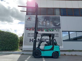 Chariot élévateur frontal 4 roues Hyster H3.00FT
