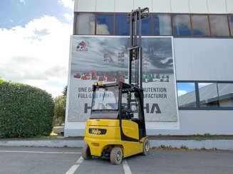 Chariot élévateur frontal 4 roues Yale ERP25VL