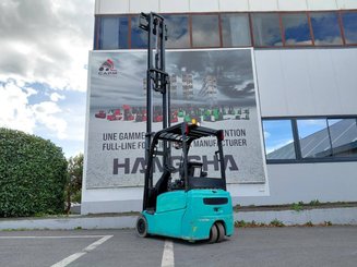 Chariot élévateur frontal 3 roues Hyster J160XNT