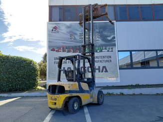 Chariot élévateur frontal 4 roues Yale GDP35VX