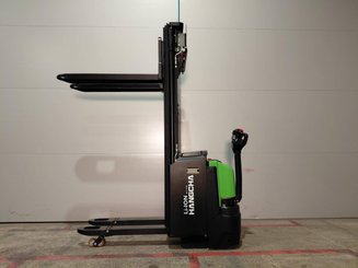 Gerbeur accompagnant Hangcha CDD16-XT1-SIL