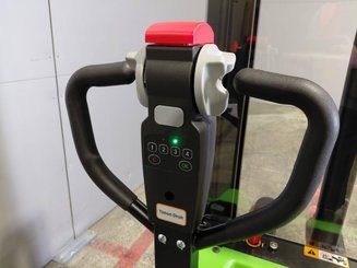 Gerbeur accompagnant Hangcha CDD15-A2MC2-ISZ