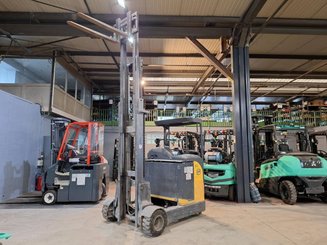 Chariot à mât rétractable OM XRS20AC  - 12