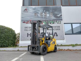 Chariot élévateur frontal 4 roues Caterpillar GP25N