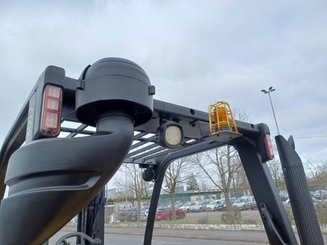 Chariot élévateur frontal 4 roues Yale GLP40 VX