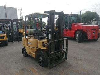 Chariot élévateur frontal 4 roues Caterpillar GP25K