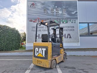 Chariot élévateur frontal 4 roues Caterpillar EC25N