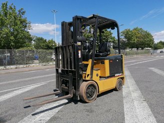 Chariot élévateur frontal 4 roues Caterpillar EC25N - 1