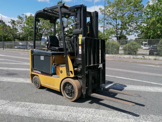 Chariot élévateur frontal 4 roues Caterpillar EC25N - 1