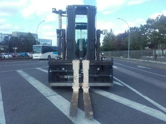 Chariot élévateur frontal 4 roues Yale GDP160EC12 - 12