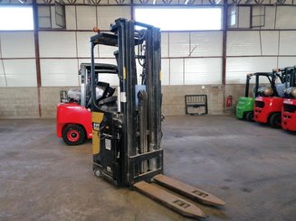 Gerbeur porté debout Caterpillar NSR20N