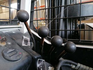 Chariot élévateur latéral multidirectionnel Combilift ESA30