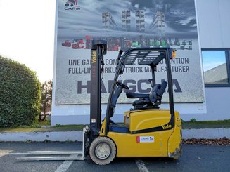 Chariot élévateur électrique Yale ERP16VT