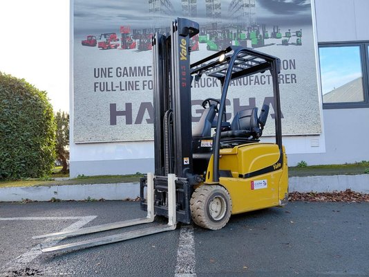 Chariot élévateur électrique Yale ERP16VT - 1