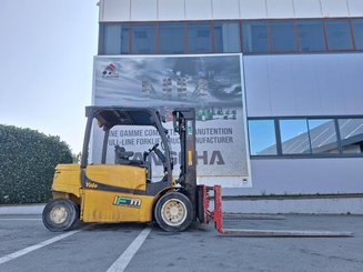 Chariot élévateur électrique Yale ERP50VM