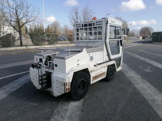 Tracteur de remorquage Charlatte T135 - 2