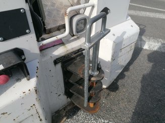 Tracteur de remorquage Charlatte T135