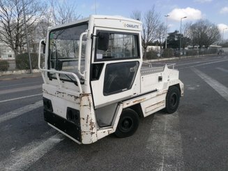 Tracteur de remorquage Charlatte T135