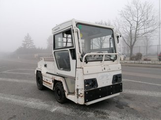 Tracteur de remorquage Charlatte T135