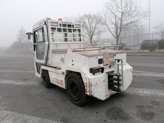 Tracteur de remorquage Charlatte T135