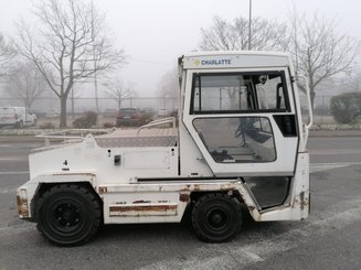 Tracteur de remorquage Charlatte T135