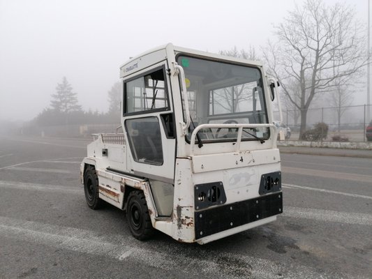 Tracteur de remorquage Charlatte T135 - 1