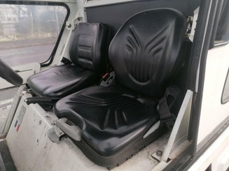 Tracteur de remorquage Charlatte T135