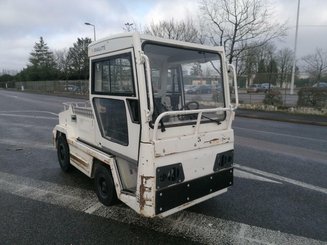 Tracteur de remorquage Charlatte T135