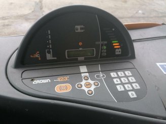 Chariot à mât rétractable Crown ESR5000-1.6