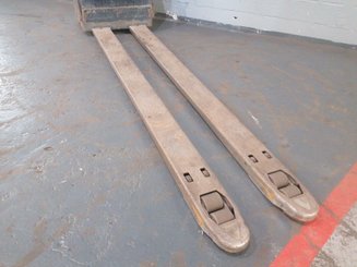 Transpalette accompagnant Crown WP3020