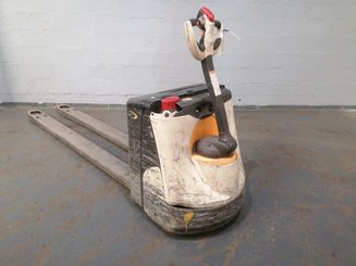 Transpalette accompagnant Crown WP2320-20